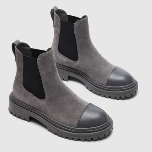 Steve Madden MAYSLIE LIGHT GREY SUEDE Chelsea Ankle Bootie - Picture 1 of 6